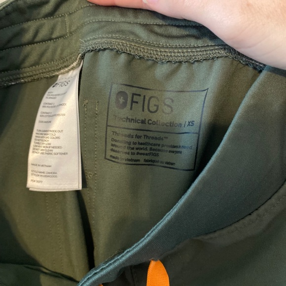 FIGS scrub set XS - Picture 4 of 6